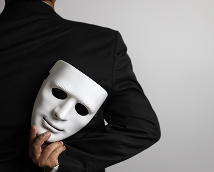 ¿Qué es el síndrome del impostor y cómo superarlo? que-es-el-sindrome-del-impostor-y-como-superarlo-main