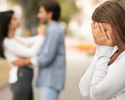 ¿La Terapia de Pareja Sirve para Superar una Infidelidad? terapia-de-pareja-sirve-para-superar-una-infidelidad-main